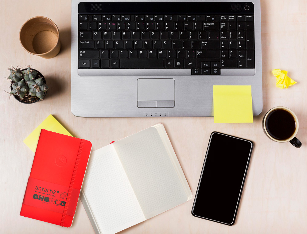 CUADERNO CON GOMILLA ANTARTIK NOTES TAPA BLANDA A6 CUADRICULA ROJO 100 HOJAS 80 GR FSC