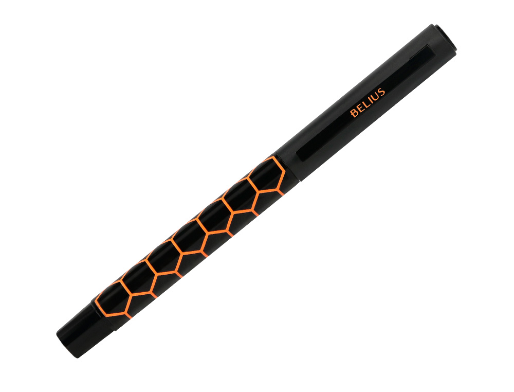 BOLIGRAFO BELIUS LEGACY ALUMINIO DISEO HEXAGONO NARANJA CUERPO NEGRO TINTA COLOR AZUL CAJA DE DISEO