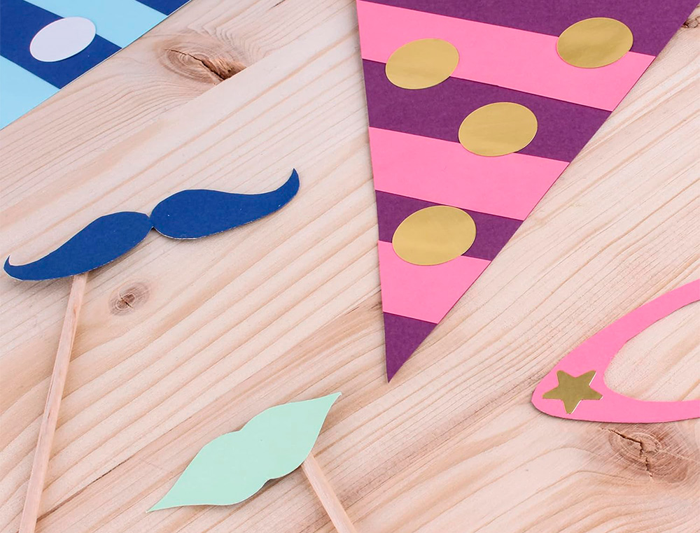 GOMETS LIDERPAPEL AUTOADHESIVO ESTRELLAS DORADAS SURTIDAS BOLSA DE 5 HOJAS CON 200 UNIDADES